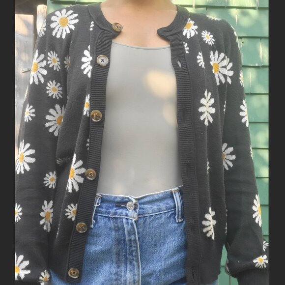 Vintage Daisy Print Cardigan - Picture 2 of 4